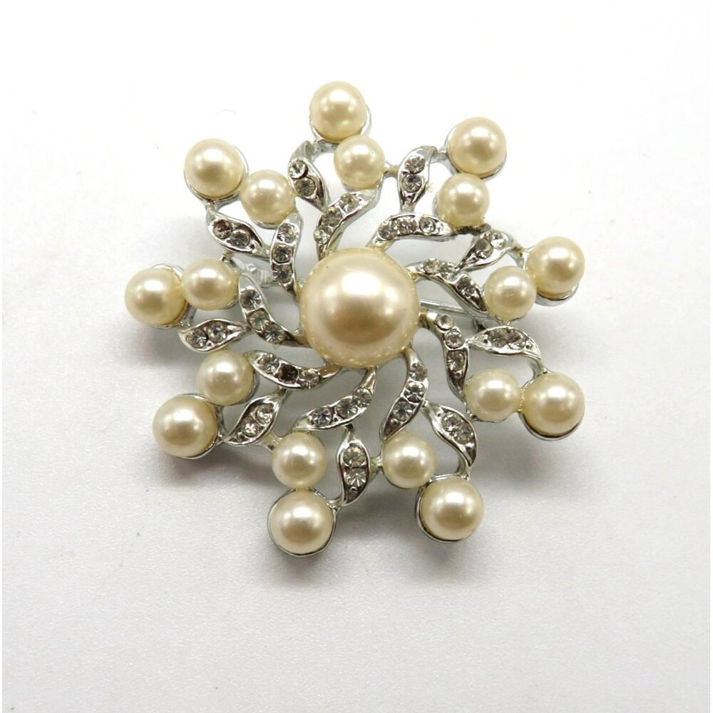 Vintage Imitation Pearl Brooch Silver Tone Clear Rhinestone Floral Design‎